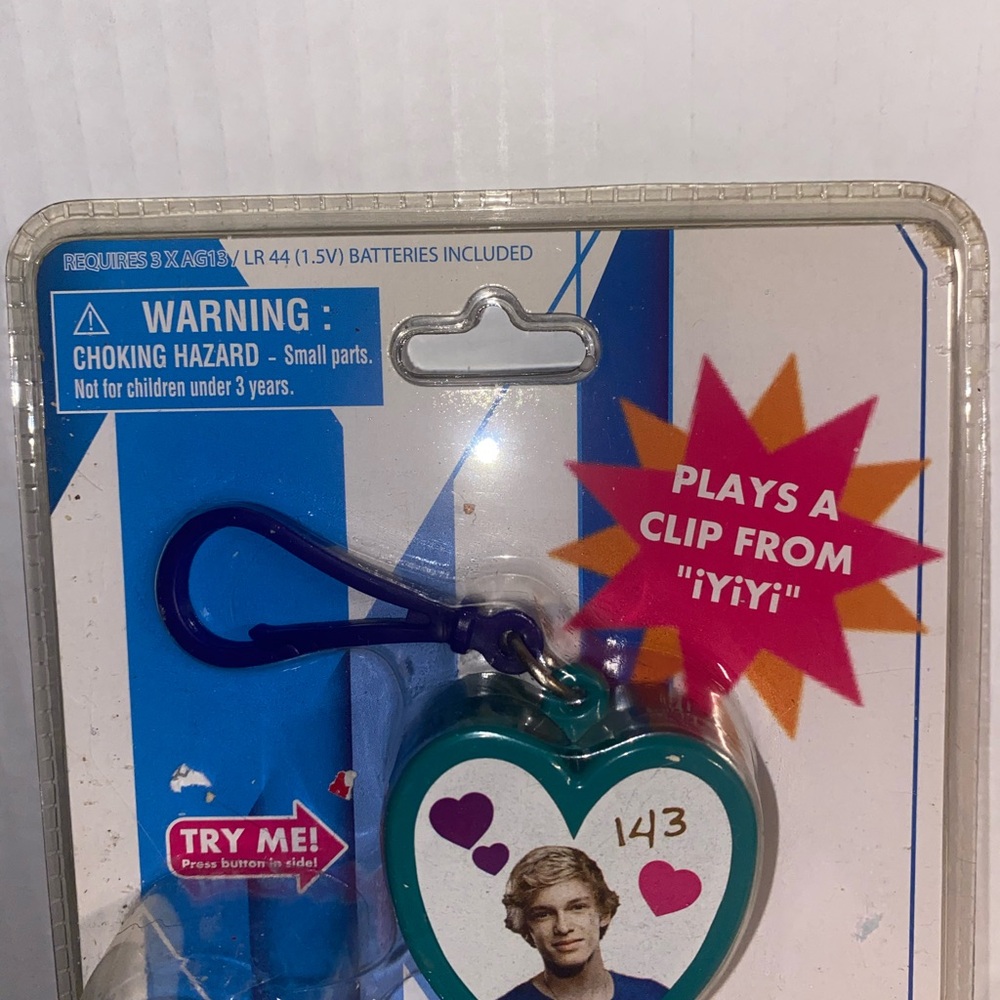 NIP Cody Simpson musical keychain (needs new battery) - Picture 2 of 3